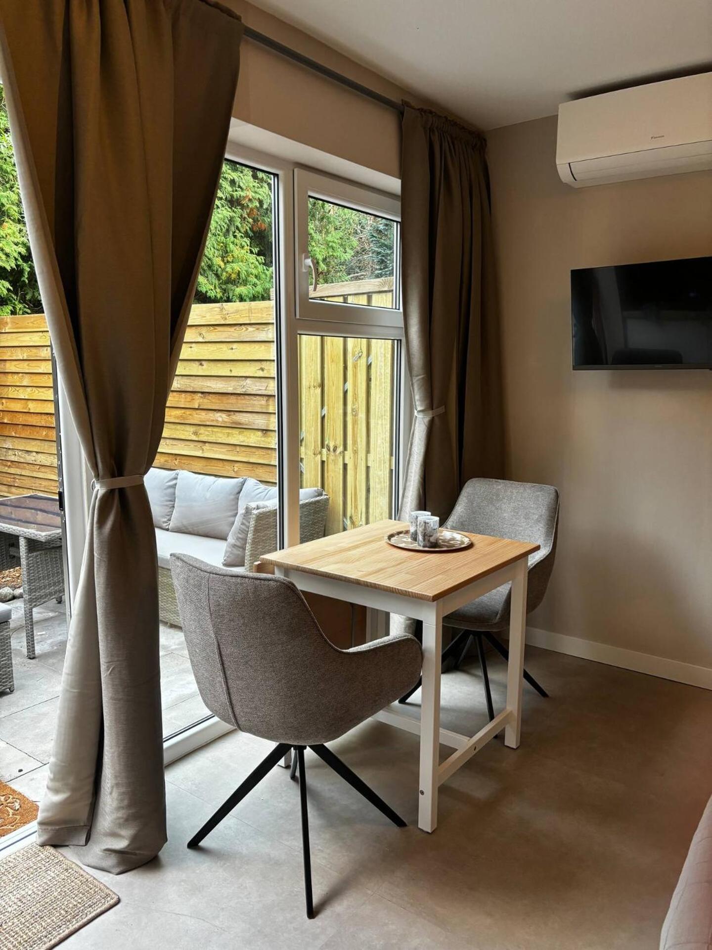 Bed And Breakfast Heerenveen Centrum Met Prive Sauna En Jacuzzi Bagian luar foto